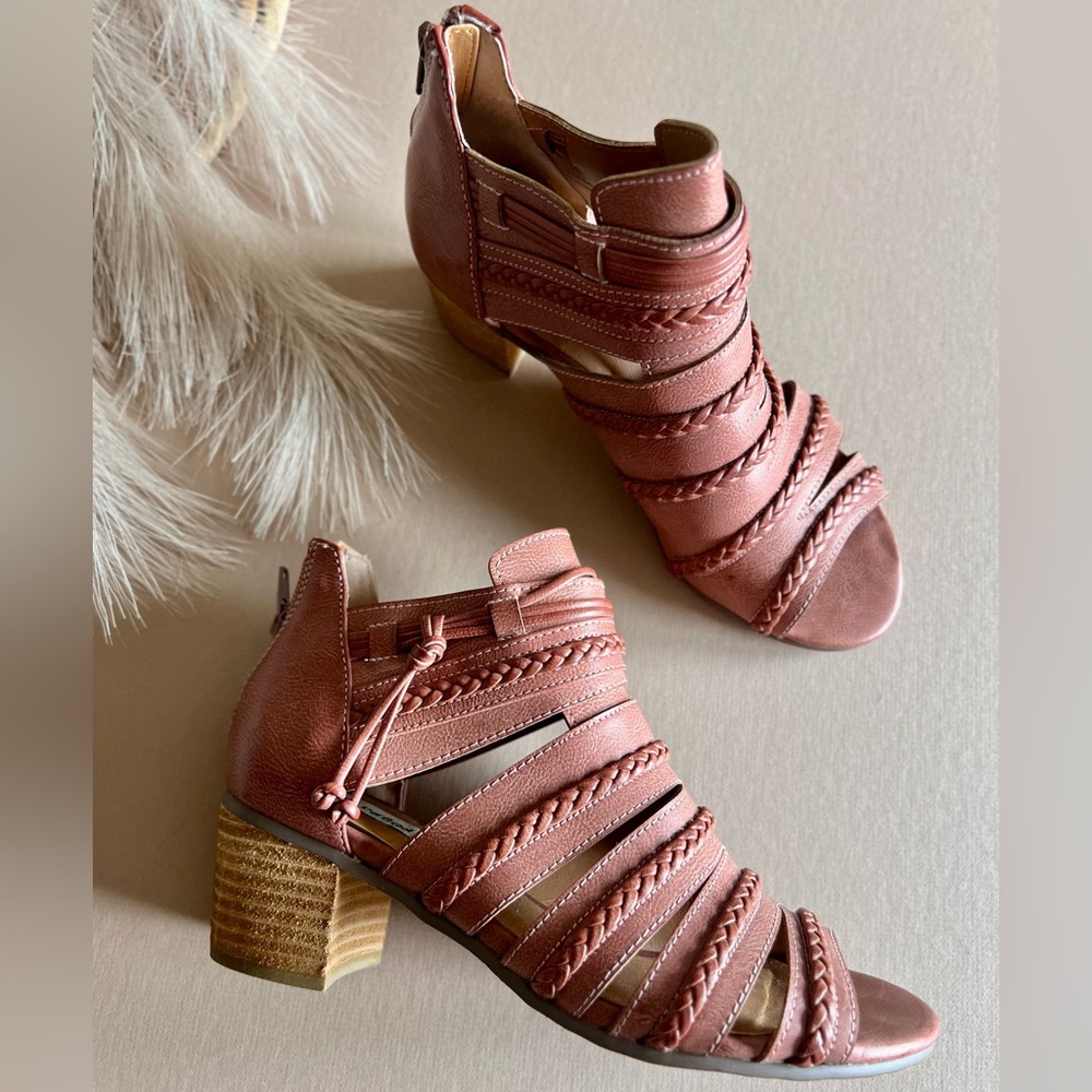 Peep Toe Braided Heeled Bootie Sandals - Picture 5 of 12